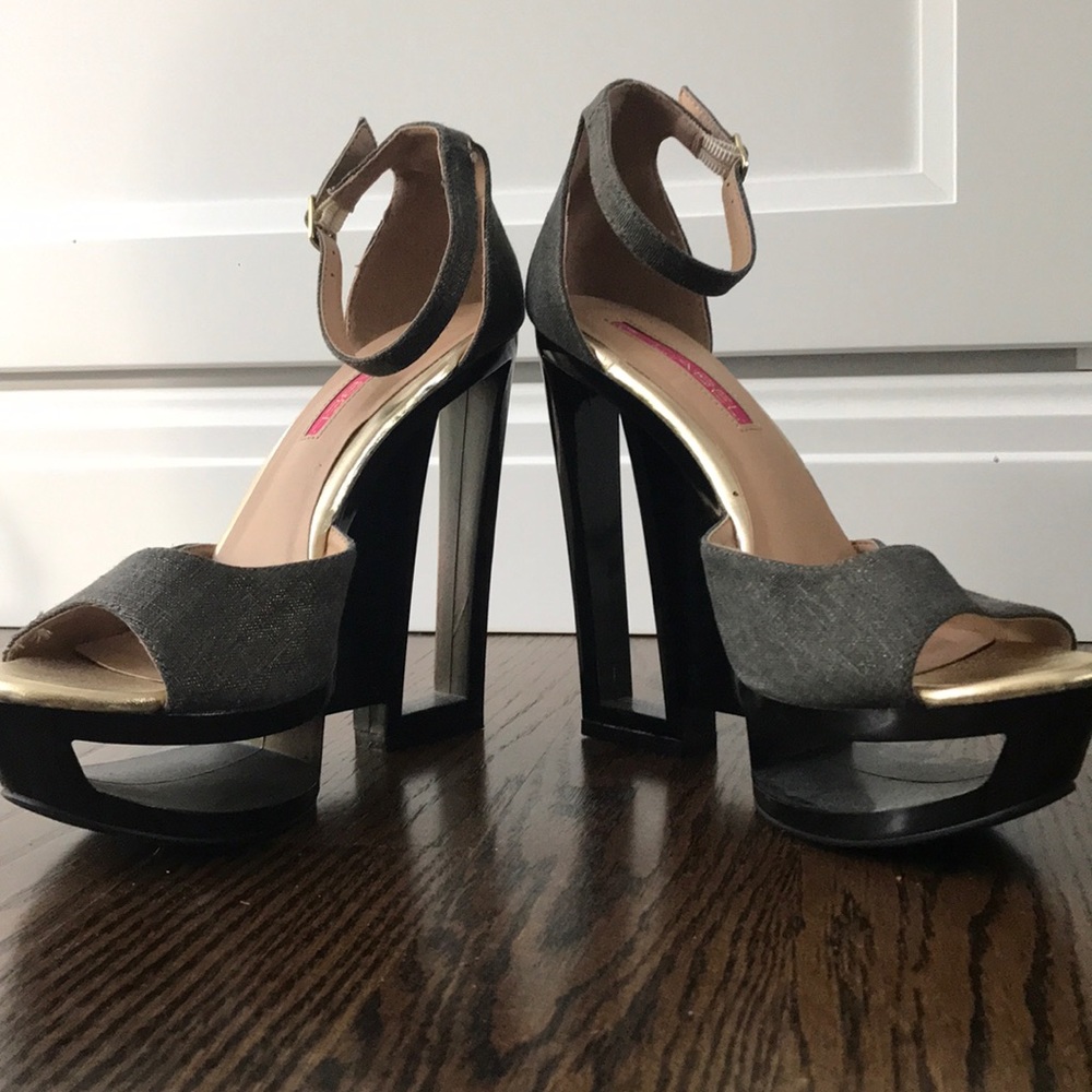 Shoes - Picture 3 of 3